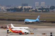 Tạm dừng các công trình ở đầu Tây sân bay Tân Sơn Nhất