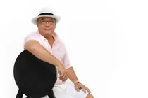 Thừa nhận bán khăn “made in China”, ông chủ Khaisilk được lợi gì?