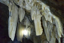 Ảnh: Hang động chưa có dấu chân du khách ở Mù Cang Chải