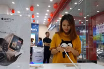 Vừa lên kệ Việt Nam, iPhone X chính hãng đã “cháy hàng“