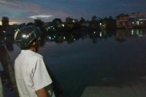 Chìm đò đưa rước học sinh, 17 người thoát chết