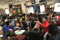 Nỗi ân hận Black Friday: Tiêu tốn ngàn USD rồi khóc ròng thanh lý gấp