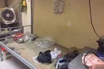 Kinh hoàng cảnh “sống trên đống rác” của nữ sinh Việt