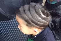 Cười té ghế với “1001” kiểu tóc “siêu bá đạo” đầy sáng tạo