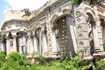 Nuối tiếc biệt thự cổ siêu đẹp dần trở thành phế tích