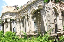 Nuối tiếc biệt thự cổ siêu đẹp dần trở thành phế tích