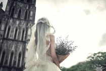 Nên lấy chồng nghèo vì yêu hay chọn anh nhà giàu mai mối?