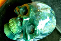 Kinh dị đầu lâu cầu may bằng đá giá 20 triệu