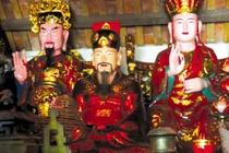 Giải mã tiền kiếp bí ẩn của vị vua kỳ lạ nhất sử Việt 