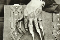 Xem mốt làm đẹp lạ lùng nhất Việt Nam những năm 1920 