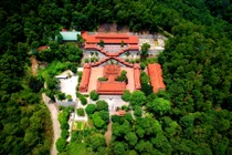 Toàn cảnh thế “long chầu hổ phục” của chùa Non Nước