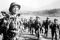 Giải mật 10 “bảo bối” bất khả li thân của bộ đội Cụ Hồ