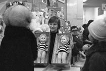 Khám phá cửa hàng đồ chơi trẻ em hàng đầu thời Liên Xô