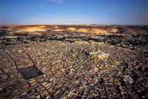 Bí ẩn thị trấn ốc đảo nằm sâu trong sa mạc Sahara