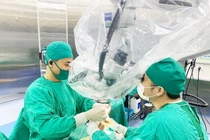 Nối thành công bàn tay đứt rời cho người phụ nữ 54 tuổi