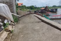 Sóc Sơn: Kè hữu sông Cầu hoàn thành chưa lâu... sạt lở nghiêm trọng