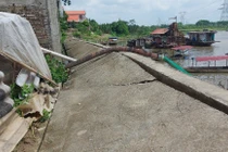 Sóc Sơn: Kè hữu sông Cầu hoàn thành chưa lâu... sạt lở nghiêm trọng