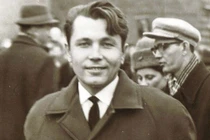 Chuyện hy hữu một bác sĩ tự phẫu thuật ruột thừa cho chính mình