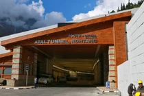 Video: Mục sở thị đường hầm cao tốc dài nhất thế giới