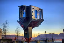 Video: Khám phá những ngôi nhà có hình thù kỳ lạ nhất thế giới