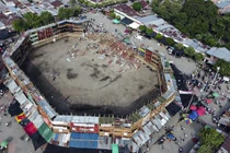 Video: Video khán đài sân vận động đấu bò tại Colombia đổ sập 