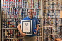 Video: Lập kỷ lục thế giới với bộ sưu tập 12.402 lon nước ngọt