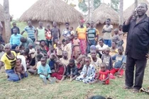 Không nuôi nổi 12 vợ, 670 con và cháu, người đàn ông làm điều này