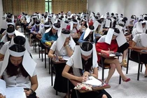 Video: “Cười té ghế” với muôn kiểu chống gian lận thi cử bá đạo