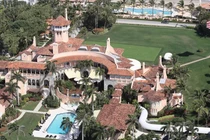 Video: Tại sao mật vụ FBI đột kích tư dinh cựu Tổng thống Donald Trump?