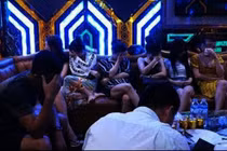 Video: 33 người Việt bị bắt khi bay lắc trong quán karaoke ở Hàn Quốc
