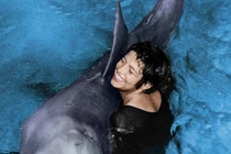 Video: Bất ngờ lý do cá heo biết cứu người