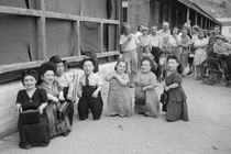 Câu chuyện ly kỳ về gia đình người lùn Do Thái thời phát xít Đức