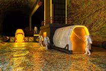 Video: Lưu trữ tri thức nhân loại trong ống dung nham Mặt Trăng