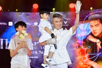 Video: Bất ngờ lý do Đàm Vĩnh Hưng công khai con trai ruột 3 tuổi