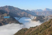 Video: Cây cầu cao nhất thế giới tại Ấn Độ gây bão mạng