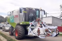 Video: Khoảnh khắc hài hước khó đỡ khiến bao người phải dở khóc dở cười