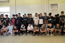 Video: Kinh hoàng vụ 42 thanh niên hỗn chiến trong đêm ở Hà Nội