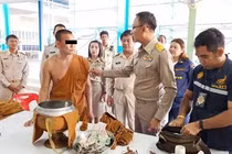 Các sư thầy bị đưa đi cai ma túy, bỏ lại chùa vắng ở Thái Lan