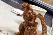 Video: Tạo hình kinh dị nhưng đầy cuốn hút từ vỏ ve sầu lột xác