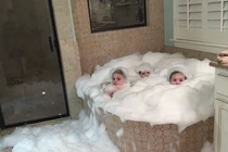 Video: Những đứa trẻ siêu quậy khiến cha mẹ “cười ra nước mắt”