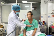 Bị ngừng tim, trên đường đưa về nhà lo hậu sự bất ngờ tỉnh lại