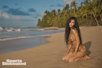 “Bom sex” 3 con xả loạt ảnh bikini đốt cháy mùa hè 