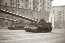 ‘Siêu pháo hạt nhân đáng sợ nhất thế giới’ 2B1 Oka của Liên Xô