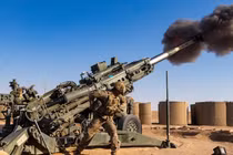 Pháo M777 thể hiện quá tốt, Anh tái khởi động dây chuyền sản xuất