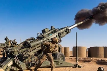 Pháo M777 thể hiện quá tốt, Anh tái khởi động dây chuyền sản xuất