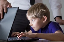 Cách tìm ra trẻ đăng gì trên Facebook, an toàn hay không?