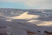 Quái đản nơi nóng nhất thế giới chìm trong... băng tuyết