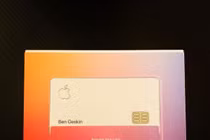 Tận mắt thẻ tín dụng Apple Card siêu sang chảnh của Apple