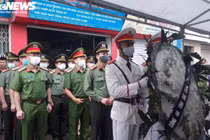 Ôtô tông chết chiến sỹ cảnh sát chở khoảng 1,6 tấn hàng nhập lậu