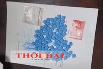 Bắt quả tang đôi nam nữ đi xe Audi A8 chở gần 100 viên ma túy tổng hợp